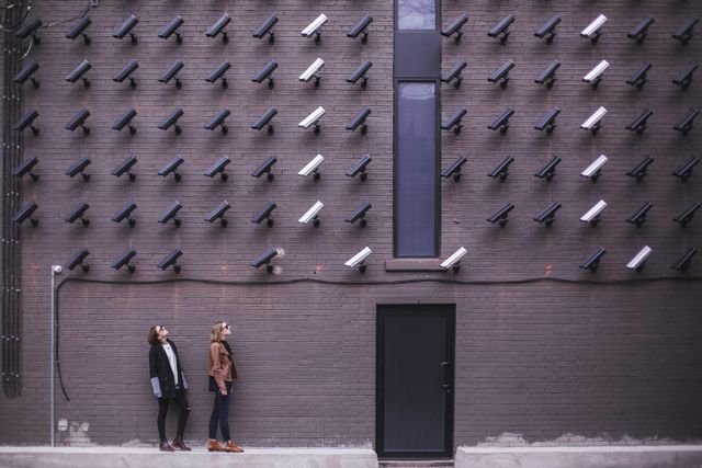 How Security Guards Help Prevent Break-Ins at Commercial Properties